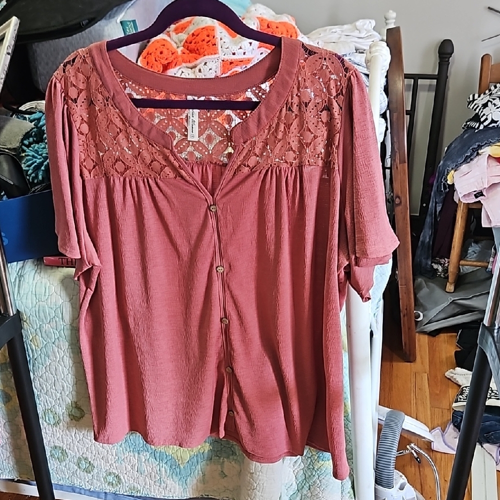 Women's Lace Detail Button-Up Top - Pink